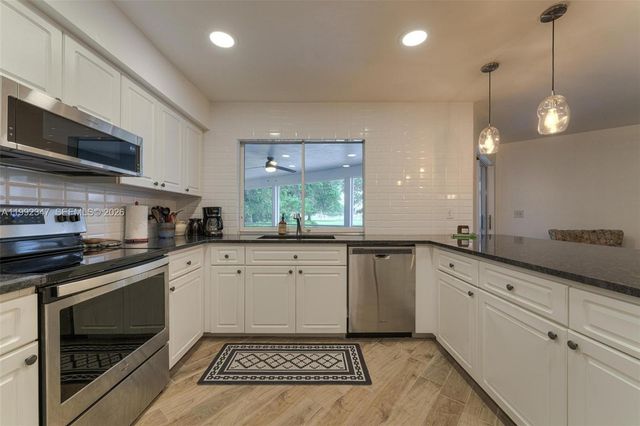 1270 Riverbend Drive, La Belle, FL 33935