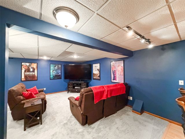 2711 NW Heritage Avenue, Ankeny, IA 50023