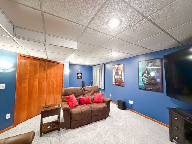 2711 NW Heritage Avenue, Ankeny, IA 50023