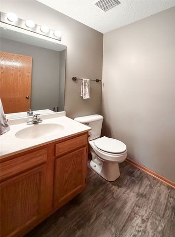 2711 NW Heritage Avenue, Ankeny, IA 50023