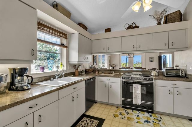 5000 LEMON BAY DRIVE, Venice, FL 34293