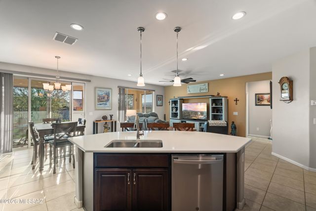 1350 E Claystone Drive, Green Valley, AZ 85614