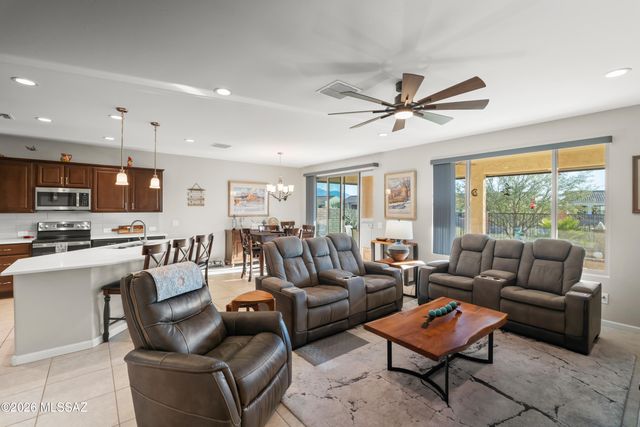 1350 E Claystone Drive, Green Valley, AZ 85614