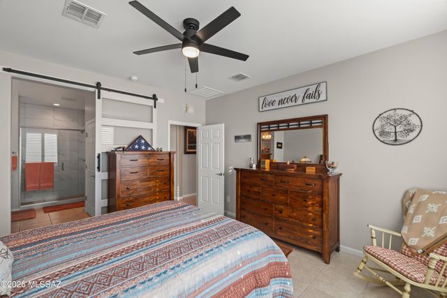 1350 E Claystone Drive, Green Valley, AZ 85614