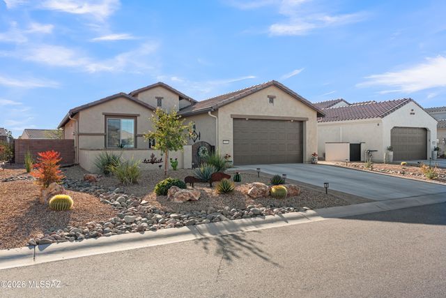 1350 E Claystone Drive, Green Valley, AZ 85614