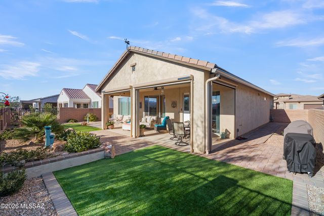 1350 E Claystone Drive, Green Valley, AZ 85614