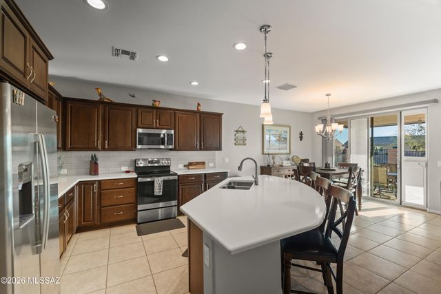 1350 E Claystone Drive, Green Valley, AZ 85614