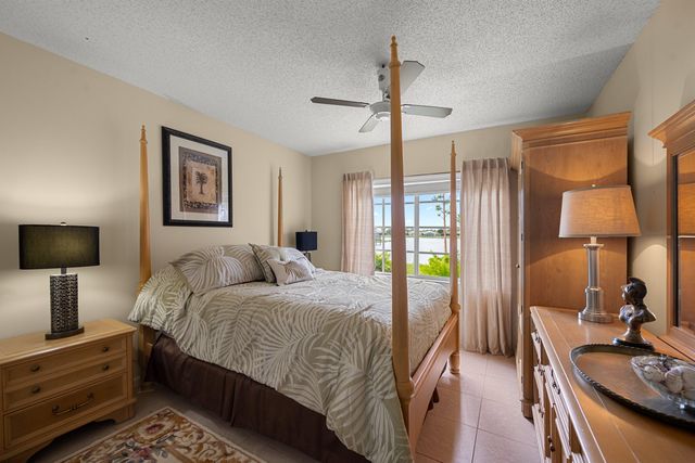 5871 Mirror Lakes Boulevard, Boynton Beach, FL 33472