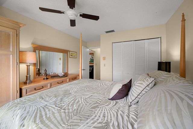 5871 Mirror Lakes Boulevard, Boynton Beach, FL 33472