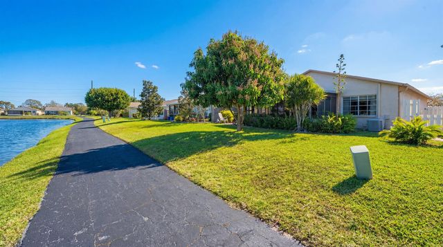 5871 Mirror Lakes Boulevard, Boynton Beach, FL 33472