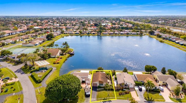 5871 Mirror Lakes Boulevard, Boynton Beach, FL 33472