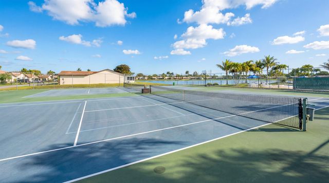 5871 Mirror Lakes Boulevard, Boynton Beach, FL 33472