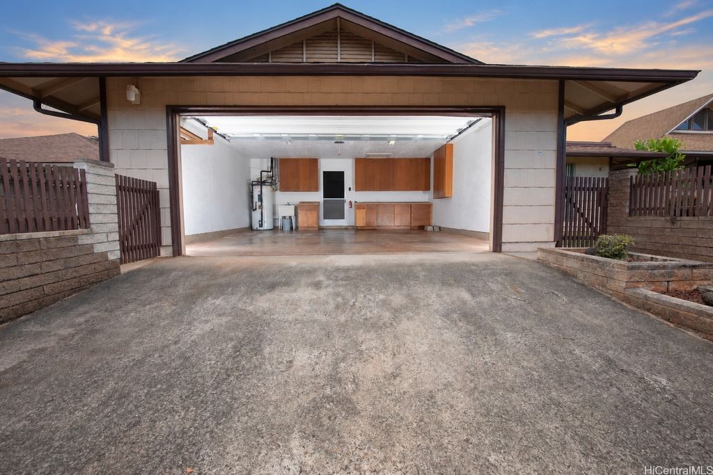 94-277 Kuanalio Loop, Mililani, HI 96789