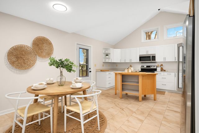 783 Berwood Avenue, Vadnais Heights, MN 55127