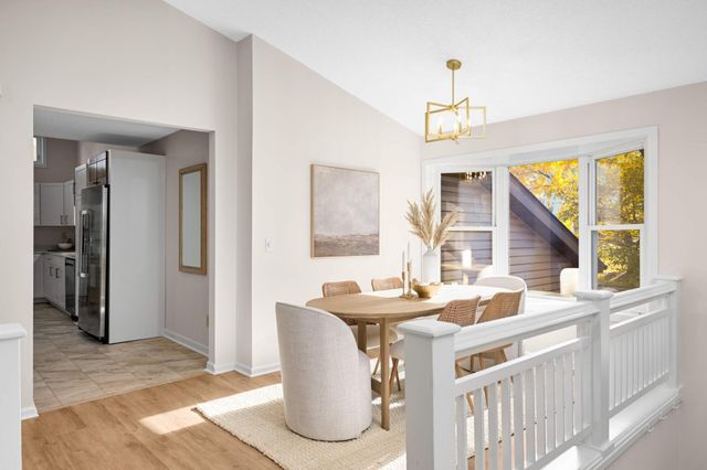 783 Berwood Avenue, Vadnais Heights, MN 55127