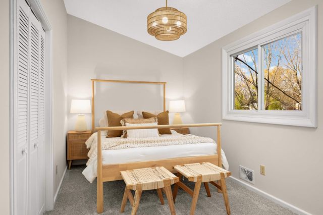 783 Berwood Avenue, Vadnais Heights, MN 55127