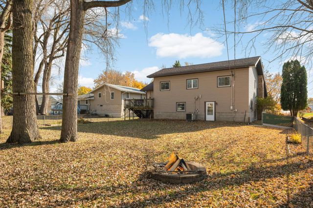 783 Berwood Avenue, Vadnais Heights, MN 55127