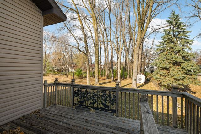 783 Berwood Avenue, Vadnais Heights, MN 55127