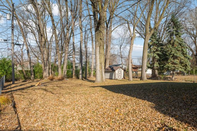 783 Berwood Avenue, Vadnais Heights, MN 55127