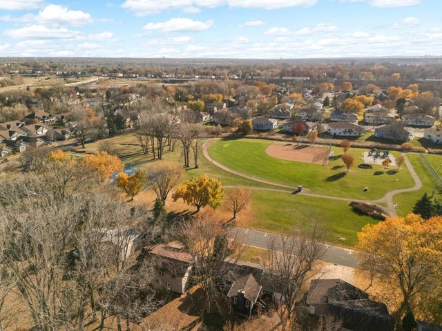 783 Berwood Avenue, Vadnais Heights, MN 55127