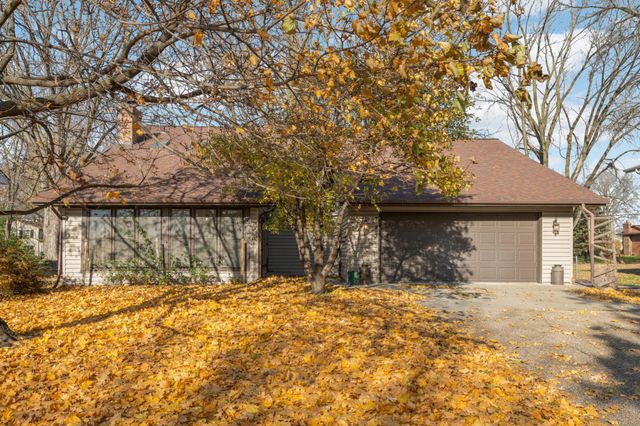 783 Berwood Avenue, Vadnais Heights, MN 55127