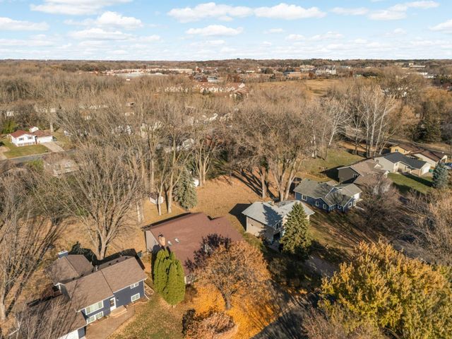 783 Berwood Avenue, Vadnais Heights, MN 55127