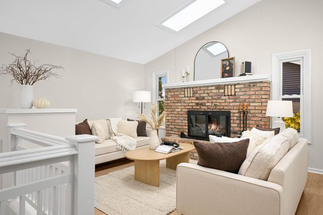 783 Berwood Avenue, Vadnais Heights, MN 55127