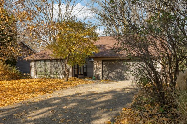 783 Berwood Avenue, Vadnais Heights, MN 55127