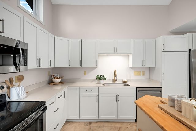 783 Berwood Avenue, Vadnais Heights, MN 55127