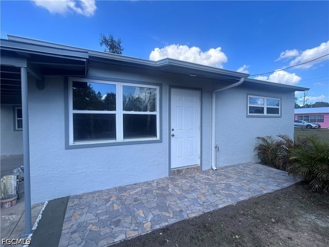 2655 Market ST, Fort Myers, FL 33916