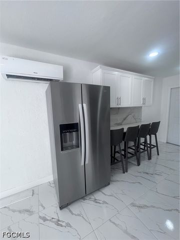 2655 Market ST, Fort Myers, FL 33916