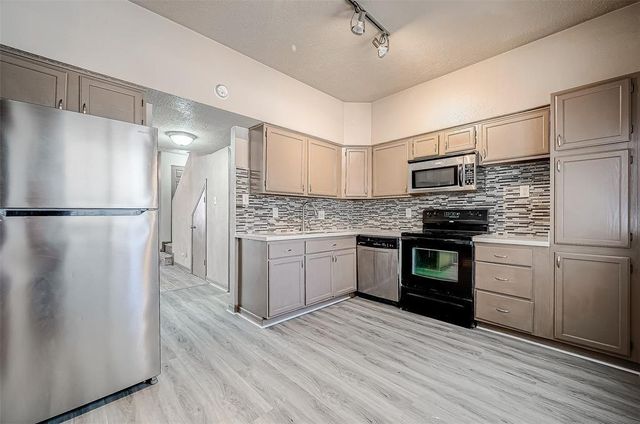 8310 Wild Rose St Street 16C, Houston, TX 77083