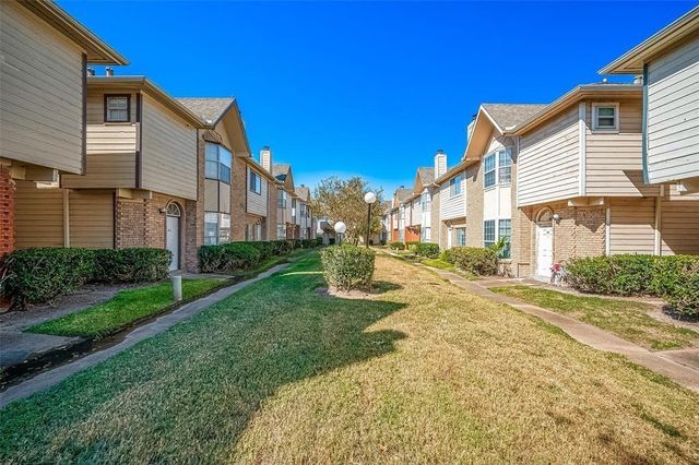 8310 Wild Rose St Street 16C, Houston, TX 77083