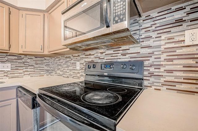 8310 Wild Rose St Street 16C, Houston, TX 77083