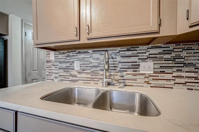 8310 Wild Rose St Street 16C, Houston, TX 77083