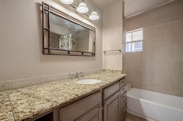 8310 Wild Rose St Street 16C, Houston, TX 77083