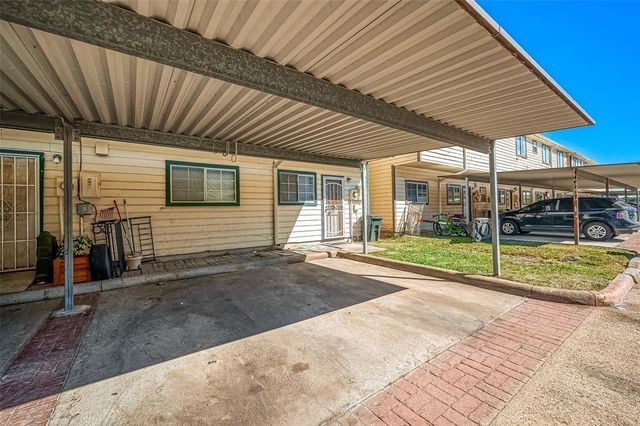8310 Wild Rose St Street 16C, Houston, TX 77083