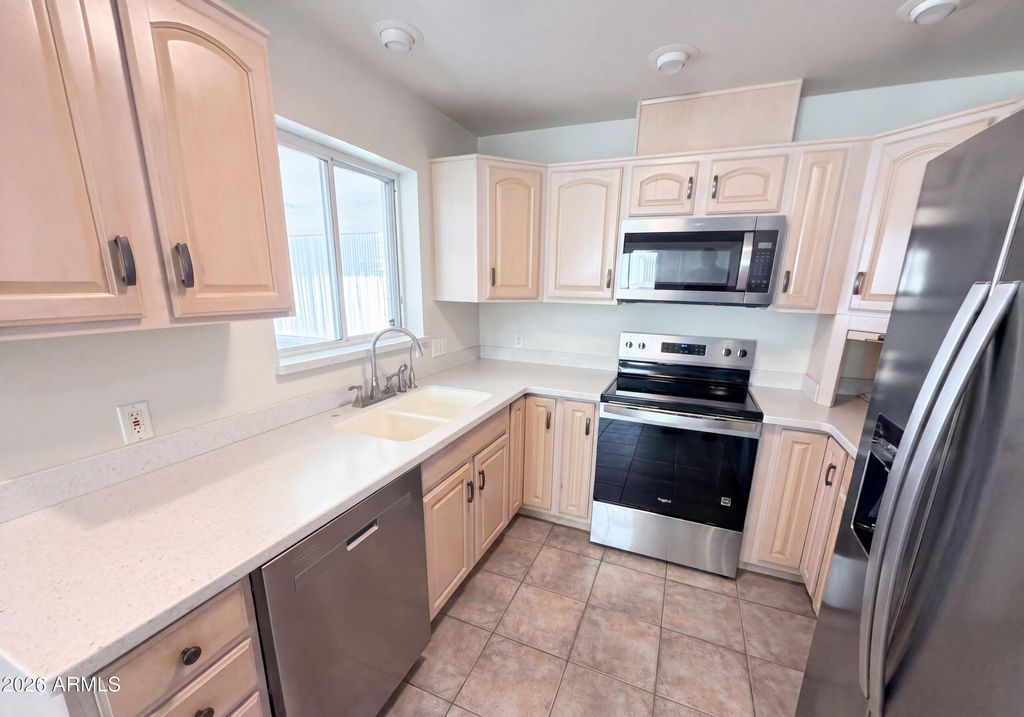 1738 W NORTH Lane, Phoenix, AZ 85021 — photo 2