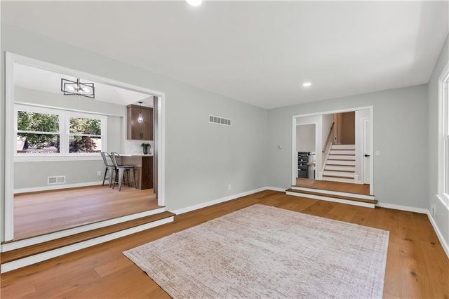 10505 Belinder Road, Leawood, KS 66206