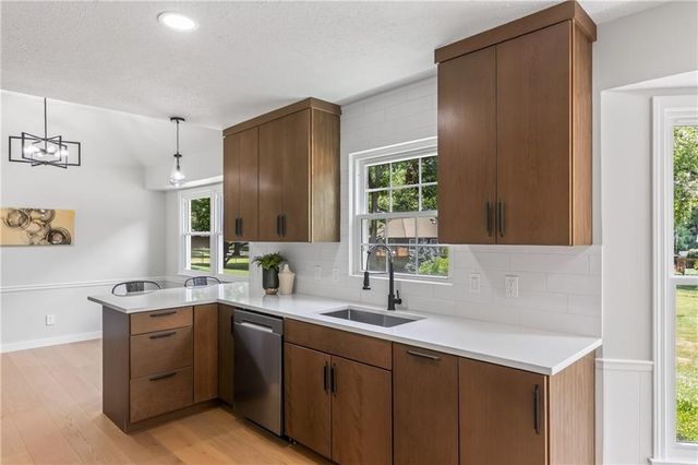 10505 Belinder Road, Leawood, KS 66206