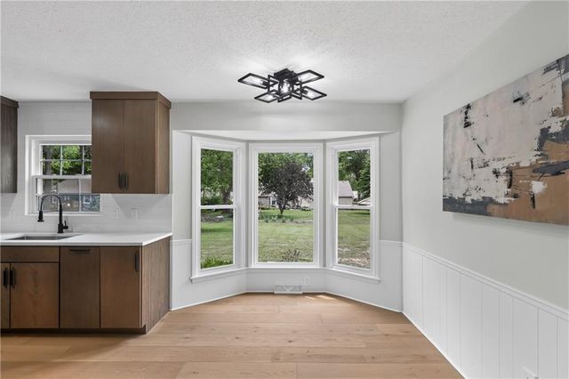 10505 Belinder Road, Leawood, KS 66206
