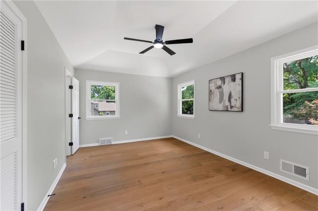 10505 Belinder Road, Leawood, KS 66206