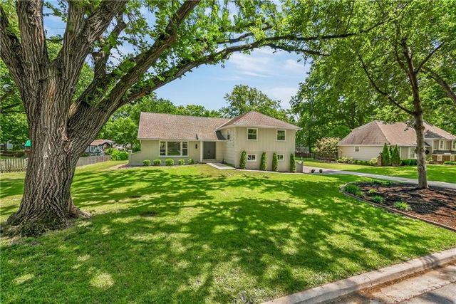 10505 Belinder Road, Leawood, KS 66206