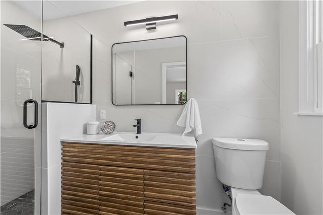 10505 Belinder Road, Leawood, KS 66206