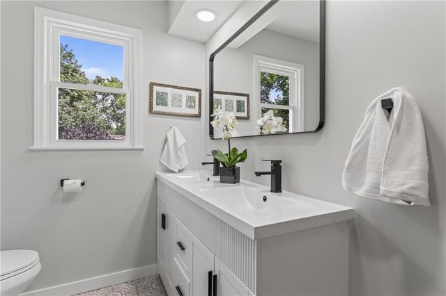 10505 Belinder Road, Leawood, KS 66206