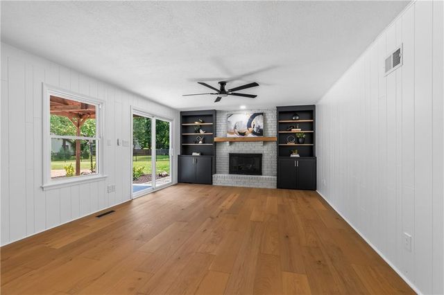 10505 Belinder Road, Leawood, KS 66206