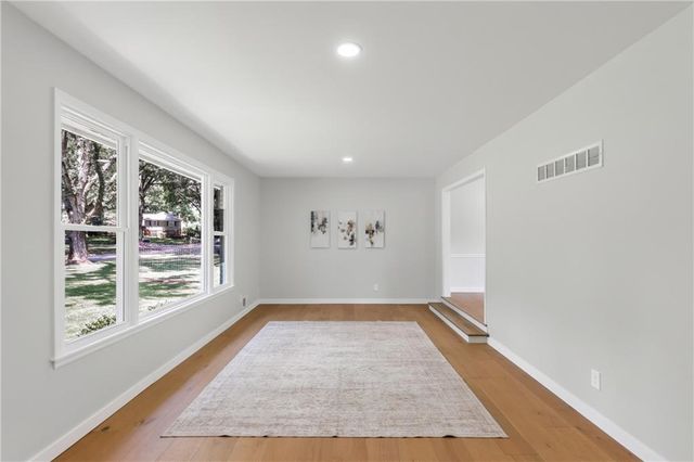 10505 Belinder Road, Leawood, KS 66206