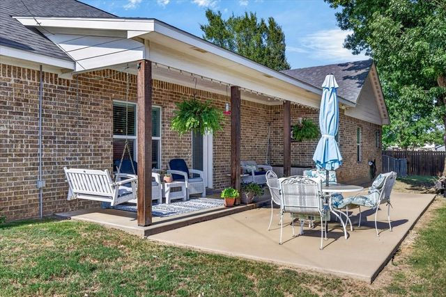 424 E Pennsylvania Avenue, Van, TX 75790