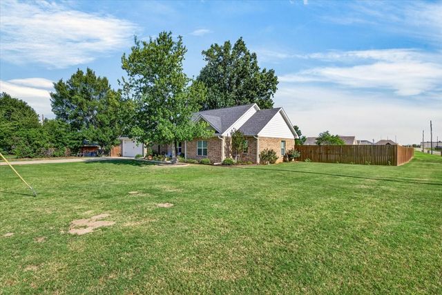 424 E Pennsylvania Avenue, Van, TX 75790