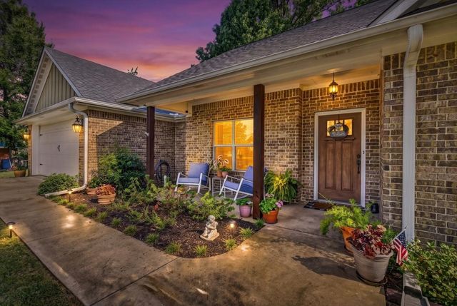 424 E Pennsylvania Avenue, Van, TX 75790
